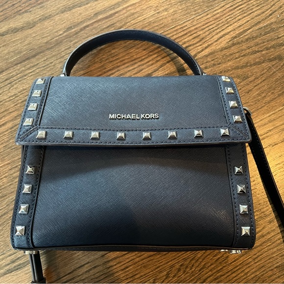 Navy Michael Kors bag. Never worn. - Picture 2 of 4
